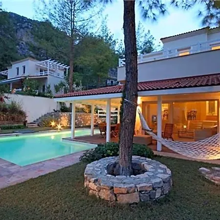 Sleeps 6 Pool Air Con Wifi Göcek