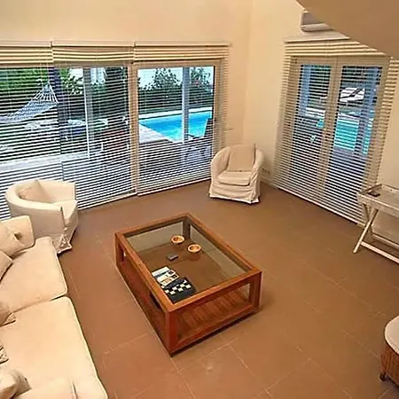 Sleeps 6 Pool Air Con Wifi 교젝