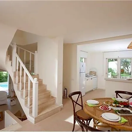 Sleeps 6 Pool Air Con Wifi * 교젝